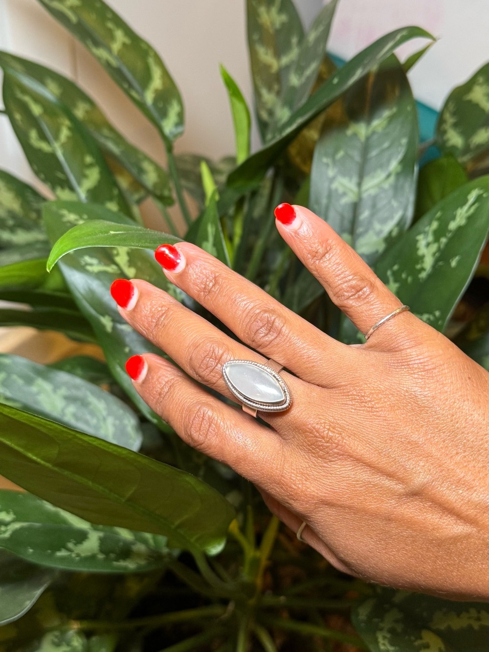 Vintage white chalcedony sterling silver ring.